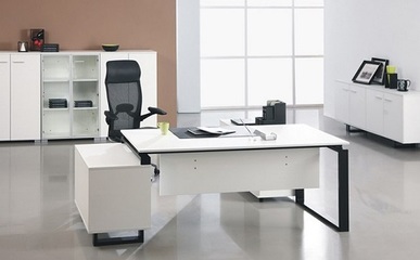 成都办公大班台选购全攻略 技巧、考量与本地服务