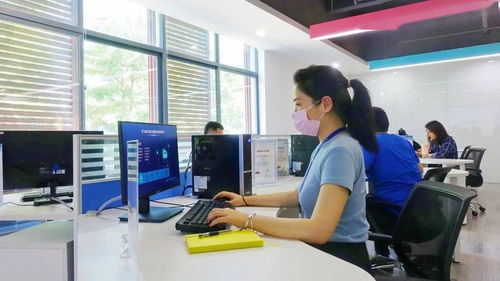 厦门信息集团信创应用适配中心揭牌启用，推动办公服务数字化升级